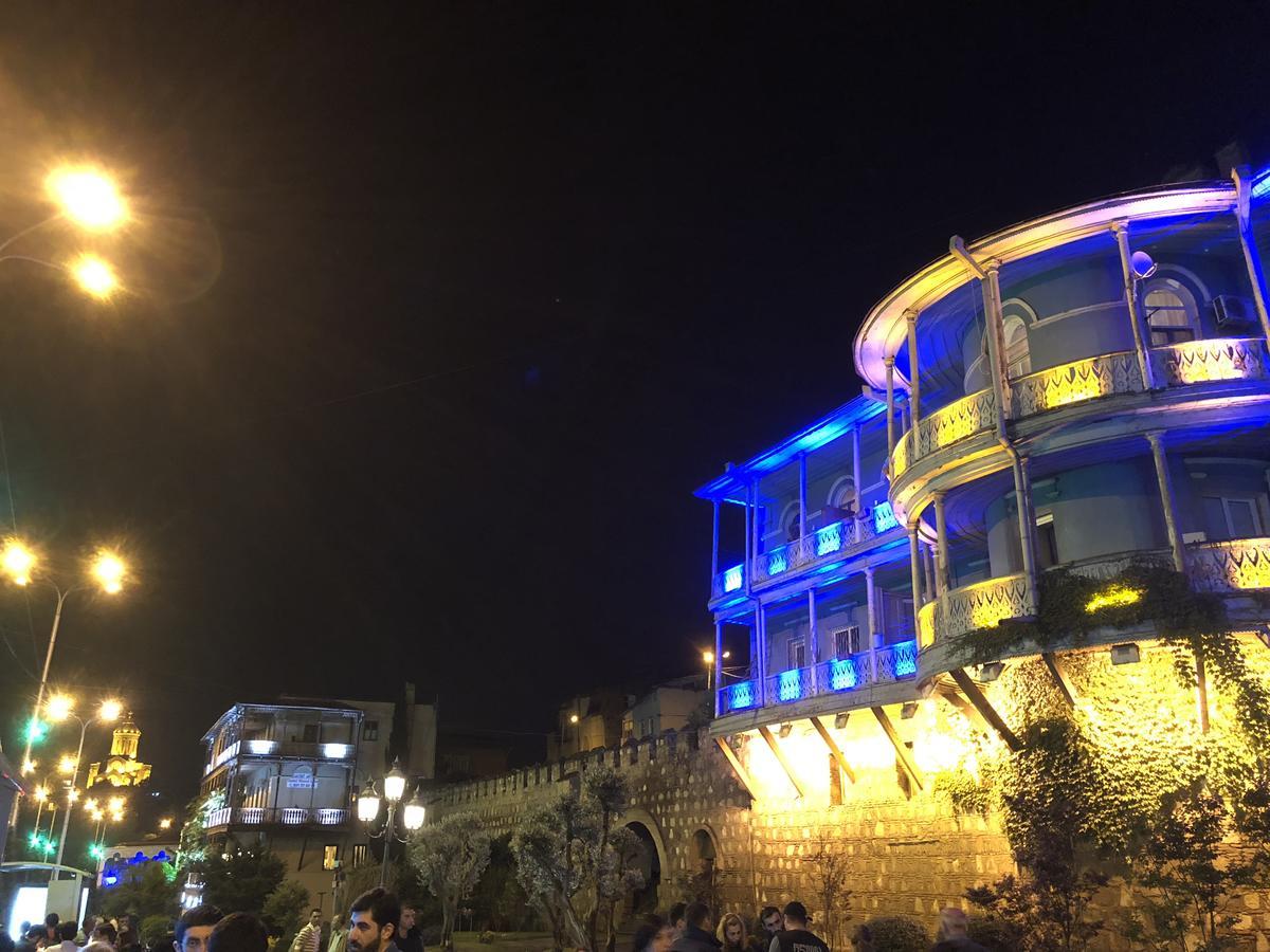 In Old Orbeliani Square *